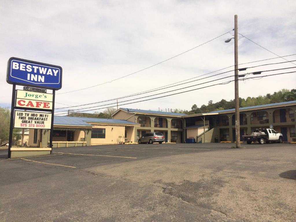 Ruidoso Downs Bestway Inn מראה חיצוני תמונה