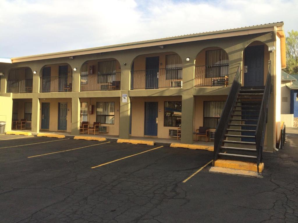 Ruidoso Downs Bestway Inn מראה חיצוני תמונה