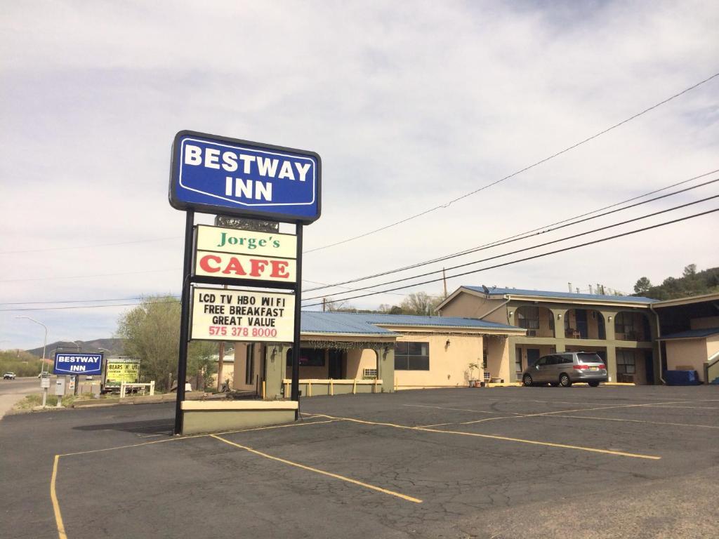 Ruidoso Downs Bestway Inn מראה חיצוני תמונה