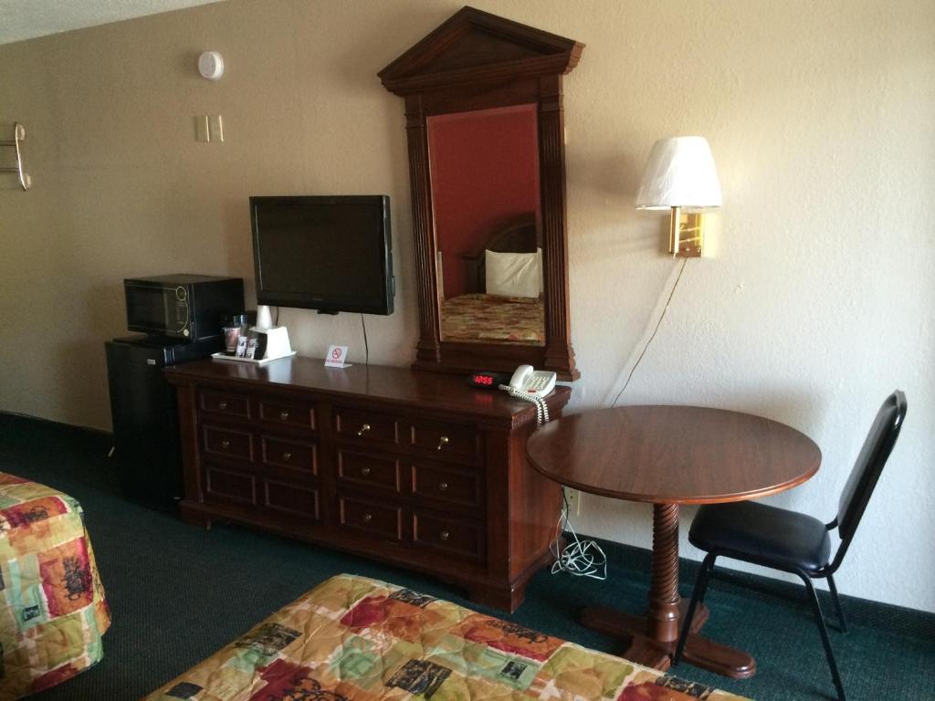 Ruidoso Downs Bestway Inn חדר תמונה