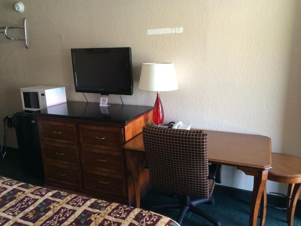 Ruidoso Downs Bestway Inn חדר תמונה
